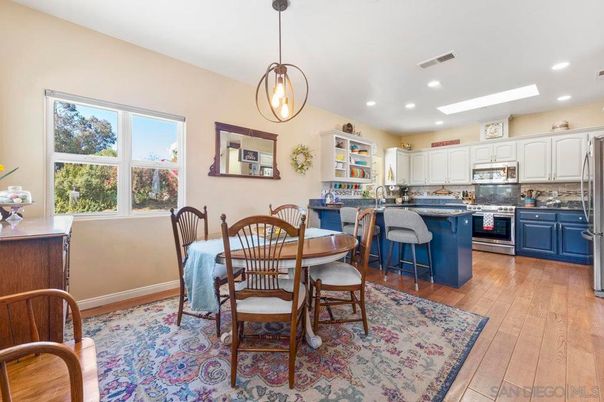 Dining room, Interior, Kitchen, Pendant Lights, Recessed Lighting, Wood Texture Flooring