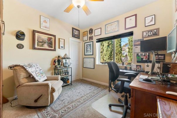 Home Office, Interior