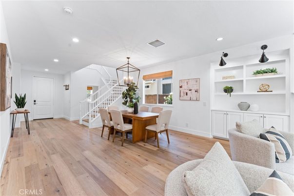 Chandelier, Dining room, Interior, Pendant Lights, Recessed Lighting, Wood Texture Flooring