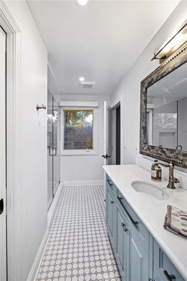 Bathroom, Dual Sink Vanities, Interior, Recessed Lighting