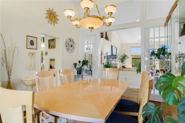 Chandelier, Dining room, Interior