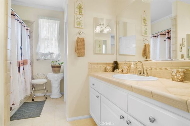 Bathroom, Interior, Tile Countertops