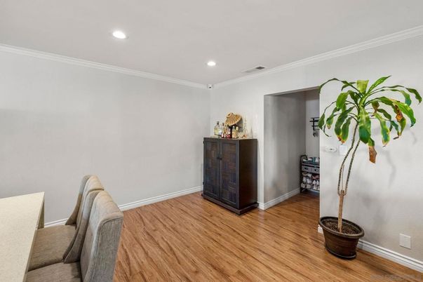 Interior, Recessed Lighting, Wood Texture Flooring