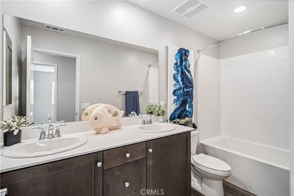 Bathroom, Dual Sink Vanities, Interior, Recessed Lighting