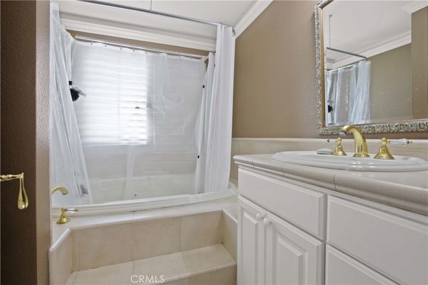 Bathroom, Interior, Tile Countertops