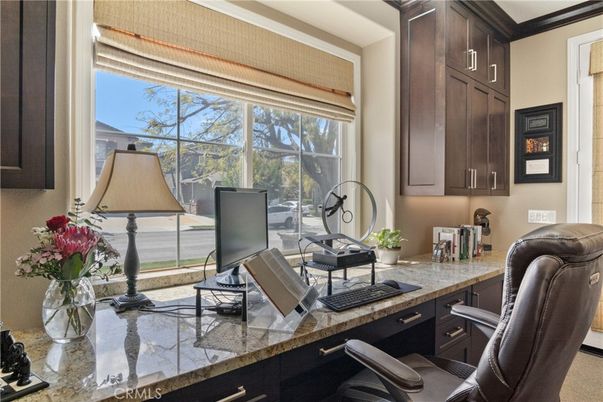 Home Office, Interior