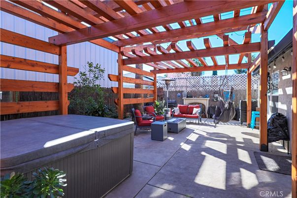 Exterior, Hot Tub
