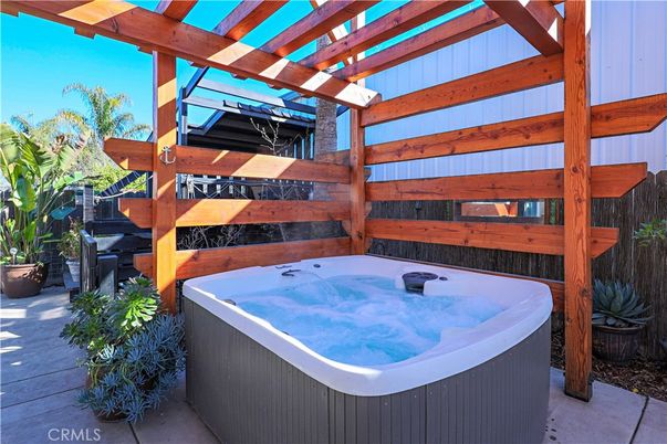 Exterior, Hot Tub