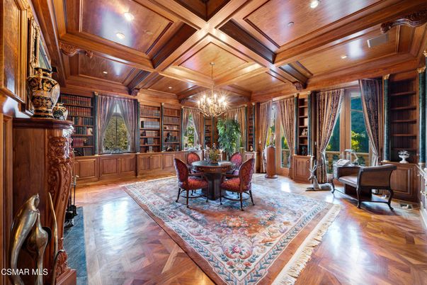 Chandelier, Dining room, Interior, Recessed Lighting, Wooden Beams, Wooden Ceilings, Wood Texture Flooring, Wooden Walls