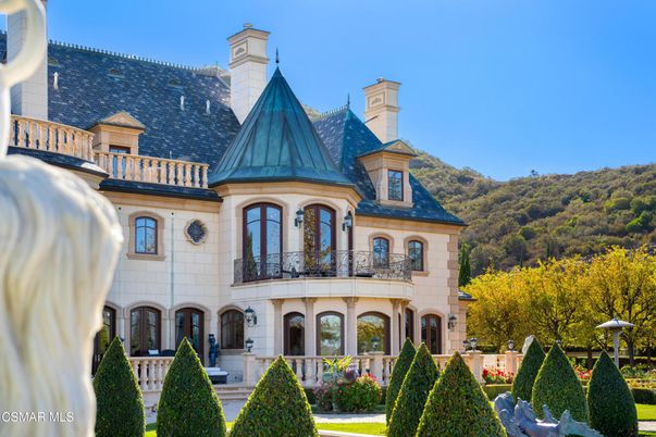 Exterior, Facade, French Provincial