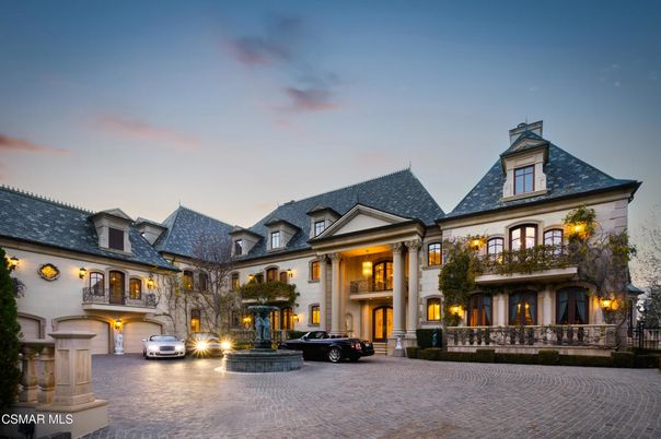 Attached, Exterior, Facade, French Provincial