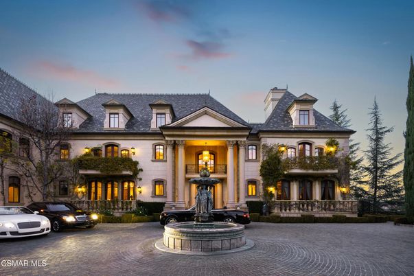 Exterior, Facade, French Provincial