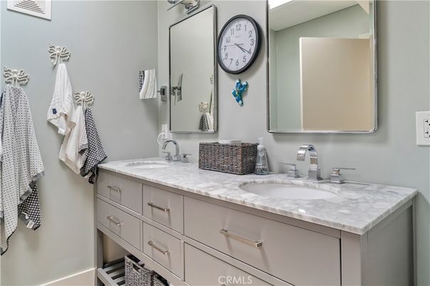 Bathroom, Dual Sink Vanities, Interior