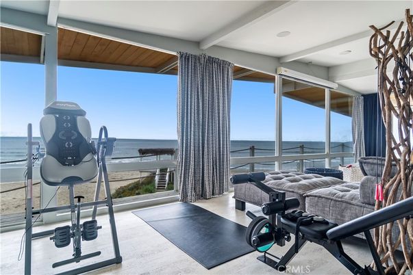 Fitness Equipment, Interior, Water, Wood Texture Flooring