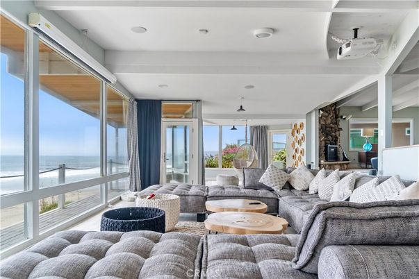 Interior, Living room, Water