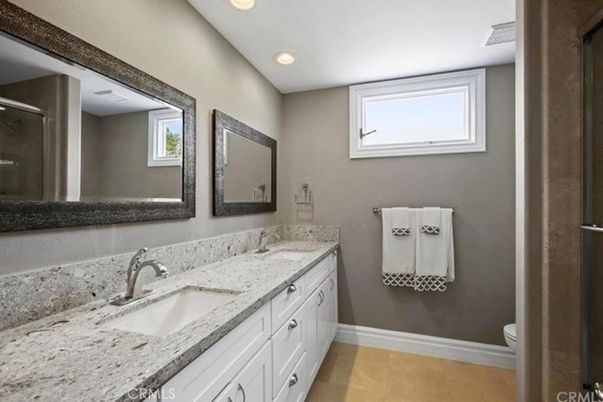 Bathroom, Dual Sink Vanities, Interior, Recessed Lighting