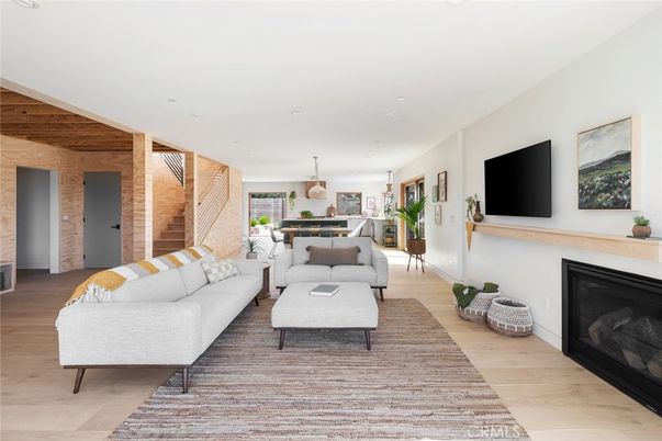 Fireplace, Interior, Living room, Pendant Lights, Recessed Lighting, Wood Texture Flooring