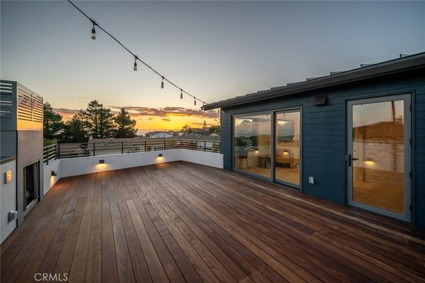 Exterior, Wood Texture Flooring