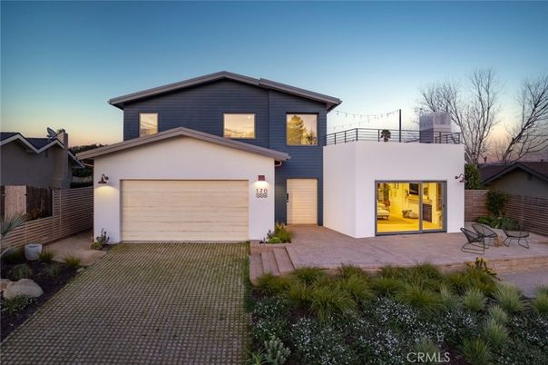 Attached, Exterior, Facade, Modern