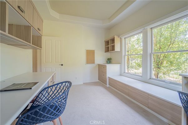Home Office, Interior