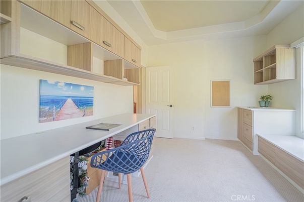 Home Office, Interior