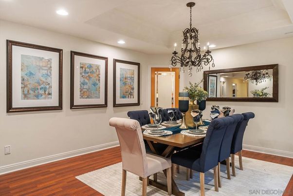 Chandelier, Dining room, Interior, Recessed Lighting, Wood Texture Flooring