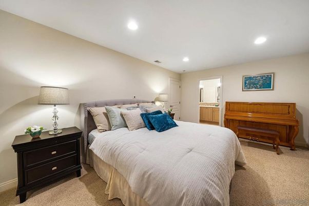 Bedroom, Interior, Piano, Recessed Lighting