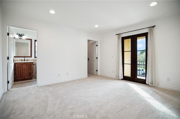 Bathroom, Empty room, Interior, Recessed Lighting