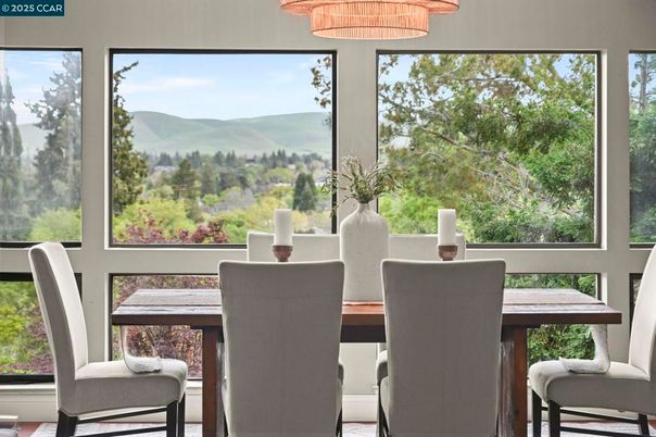 Chandelier, Dining room, Interior