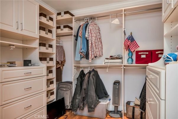 Interior, Walk-in Closets, Wood Texture Flooring