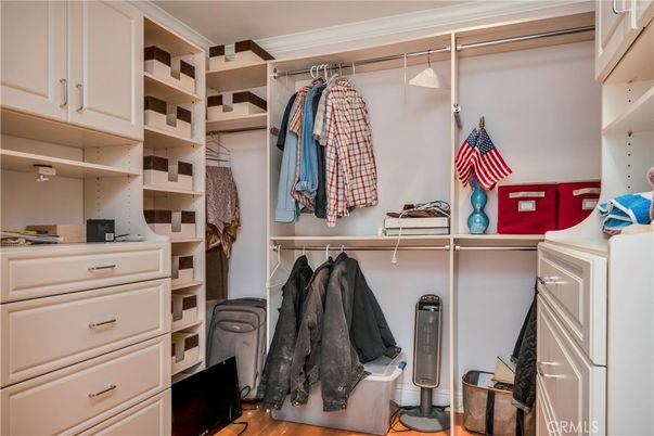Interior, Walk-in Closets, Wood Texture Flooring