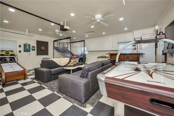 Billiard Table, Game Room, Interior, Living room, Recessed Lighting
