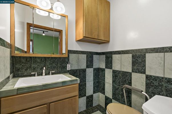 Bathroom, Interior, Tile Countertops
