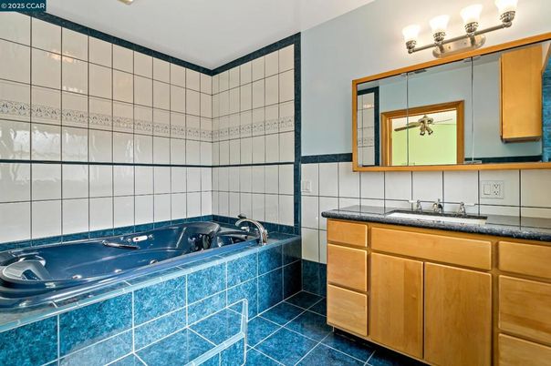 Bathroom, Hot Tub, Interior