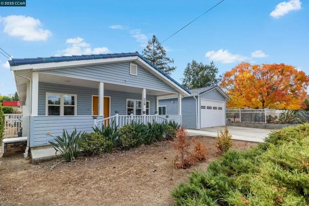 Backyard, Detached Garage, Exterior