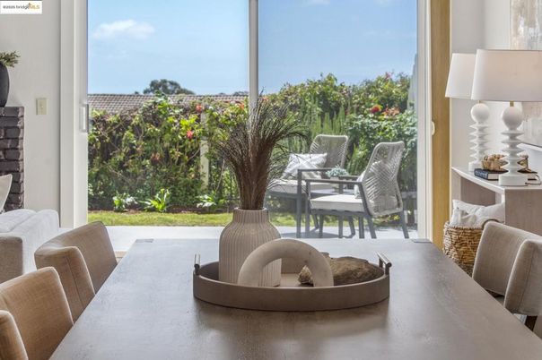 Dining room, Interior