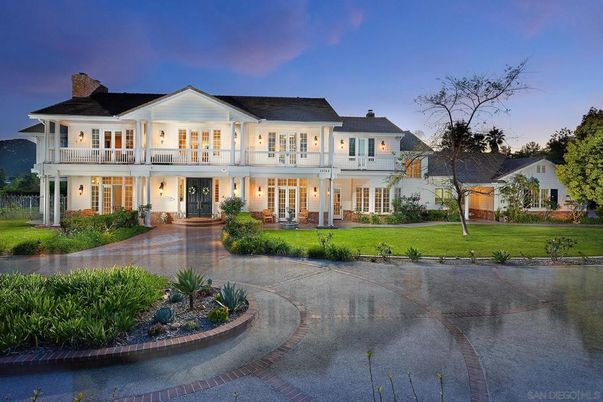 Backyard, Exterior, Facade, French Provincial