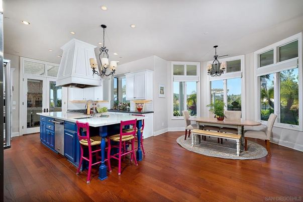 Chandelier, Dining room, Interior, Kitchen, Pendant Lights, Recessed Lighting, Wood Texture Flooring