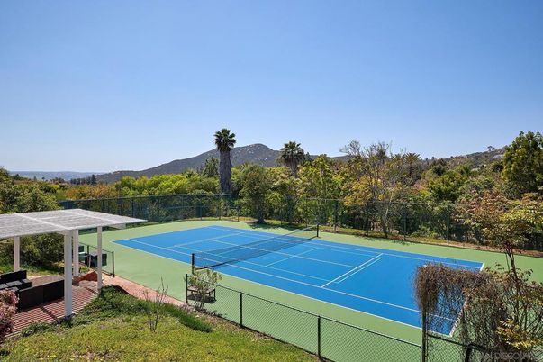 Exterior, Tennis Courts