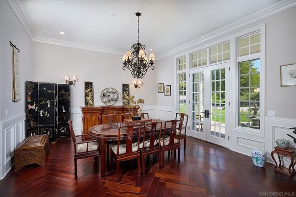 Chandelier, Dining room, Interior, Recessed Lighting, Wood Texture Flooring