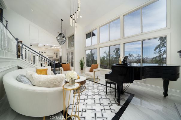 Interior, Living room, Marble, Pendant Lights, Piano, Recessed Lighting