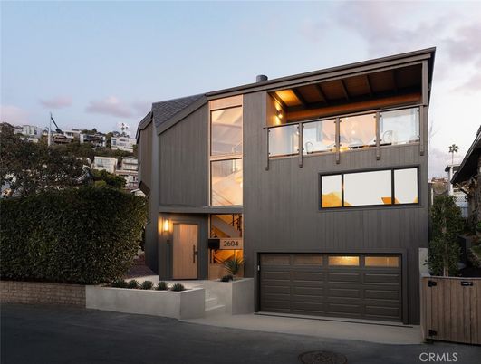 Attached, Exterior, Facade, Modern
