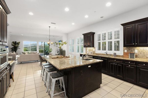 Dining room, Interior, Kitchen, Living room, Pendant Lights, Recessed Lighting, Stainless Steel Appliances