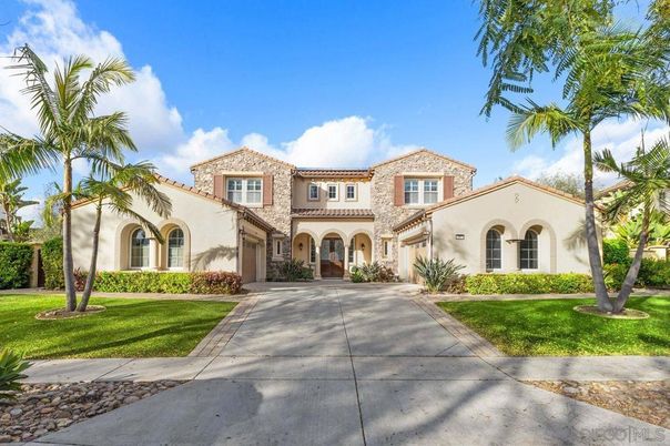 Backyard, Exterior, Facade, Mediterranean
