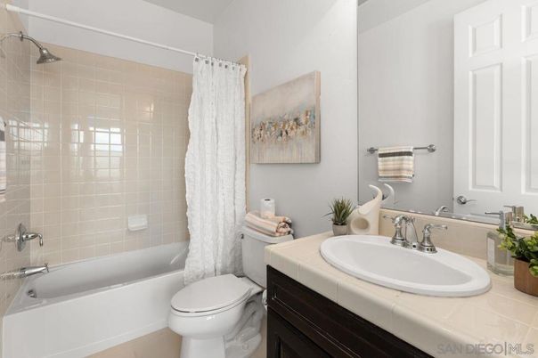 Bathroom, Interior, Tile Countertops