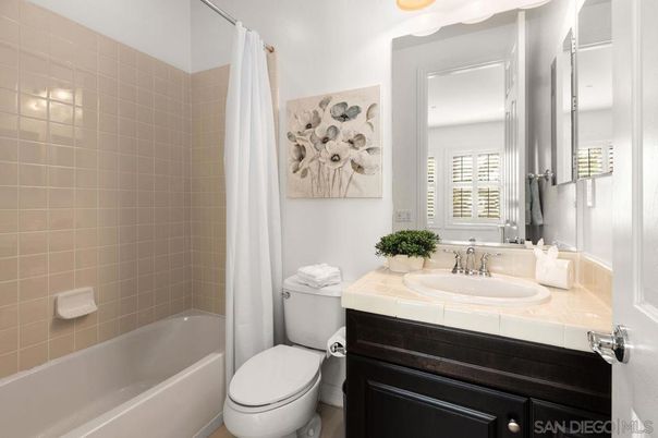 Bathroom, Interior, Tile Countertops