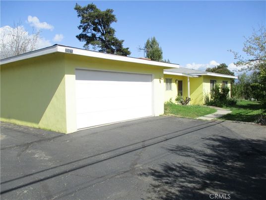 Attached, Exterior, Facade, Modern