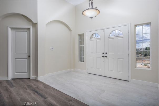 Interior, Pendant Lights, Wood Texture Flooring