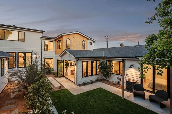 Backyard, Exterior, Facade, Farmhouse