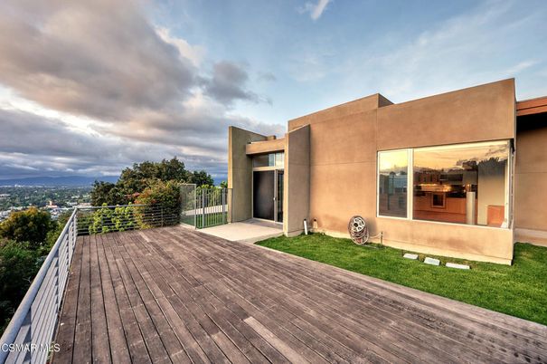 Backyard, Exterior, Facade, Modern